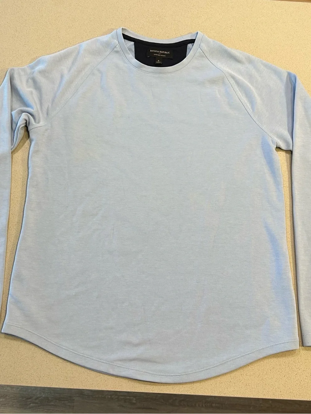 Banana Republic Men’s Pale Blue Long-Sleeve Crew